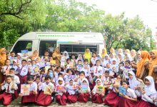 Photo of Melalui PKK Goes to School, Asniar Lom Lom Suwondo Ajak Orang Tua Perkuat Karakter, Gizi dan Literasi Anak