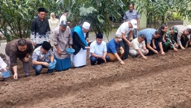 Photo of Wakil Ketua Komisi XIII DPR RI Apresiasi Ponpes Al Hidayah Kutalimbaru Dorong Ketahanan Pangan