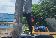 Photo of Polisi di Banda Aceh dengan sigap Amankan Kabel Listrik yang jatuh Membentang di Jalan Raya