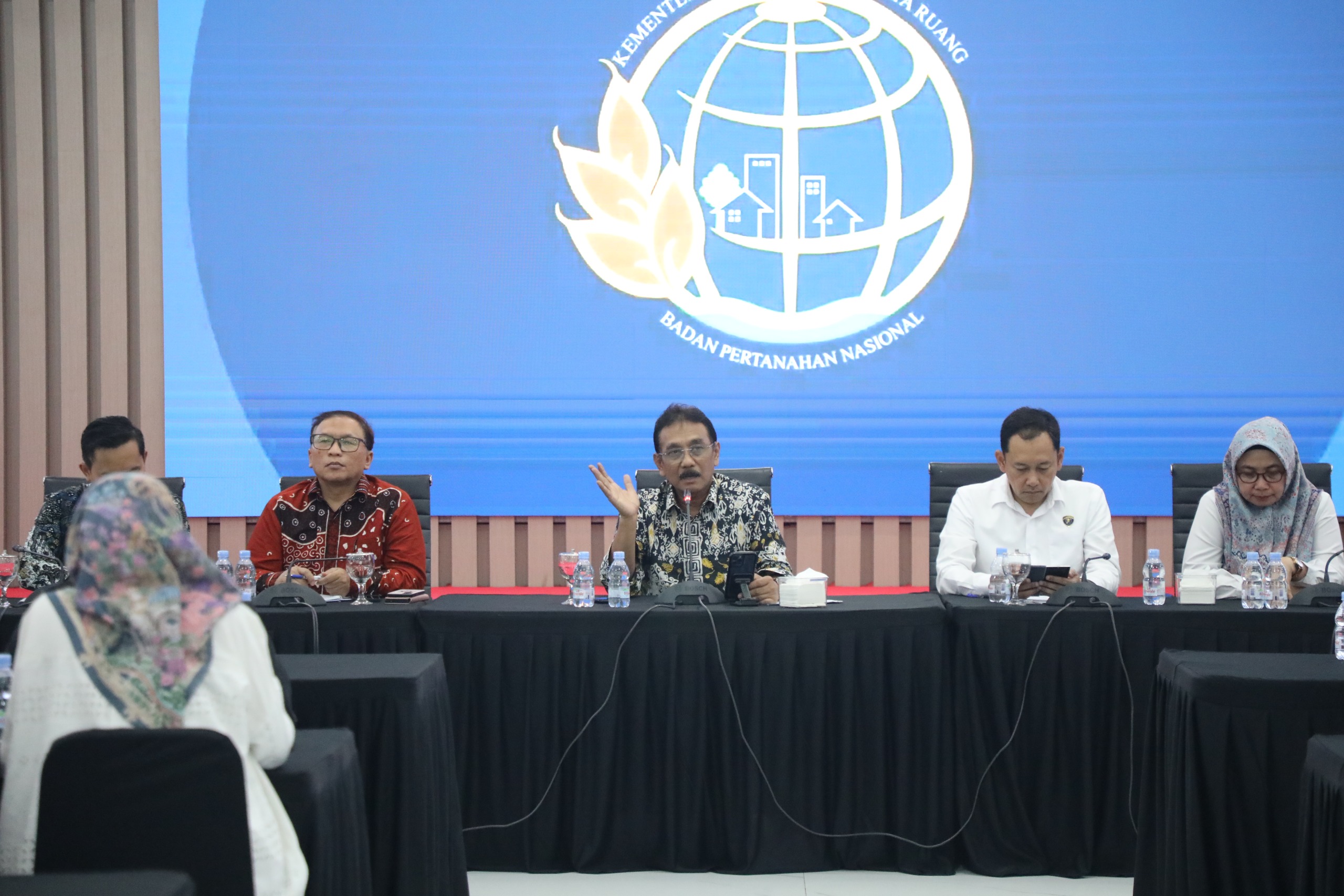 Kumpulkan Pejabat