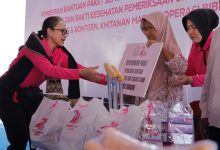Photo of Ketua Umum Bhayangkari Serahkan 6.000 Paket Sembako untuk Masyarakat Aceh Tamiang