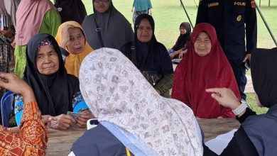 Photo of Bhayangkari Peduli, 109 Warga Syiah Utama Ikuti Bakti Kesehatan Gratis
