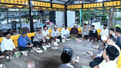 Photo of Kapolres Aceh Timur Ngopi Bareng Bersama Elemen Masyarakat Peudawa, Bahas Narkoba Hingga Tertib Berlalu Lintas