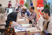 Photo of Di Tengah Kesibukan, Warga Manfaatkan PELATARAN untuk Urusan Pertanahan saat Akhir Pekan