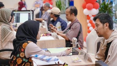 Photo of Di Tengah Kesibukan, Warga Manfaatkan PELATARAN untuk Urusan Pertanahan saat Akhir Pekan