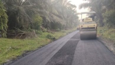 Photo of Jalan Menuju SMP 5 Tanjung Morawa Diaspal, Warga Ucapkan Terima Kasih