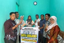 Photo of Satu Desa Satu Sarjana, Program Bupati Asri Ludin Tambunan Buka Jalan Anak Berprestasi dari Keluarga Kurang Mampu ke Perguruan Tinggi