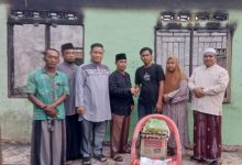 Photo of Ponpes NU Al Qomariyah Galang  Berikan Tali Asih kepada Korban Kebakaran di Desa Kotasan