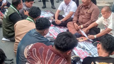 Photo of Rahmansyah, Manaek dan Lambok Andreas Terima Unjuk Rasa KAMMI