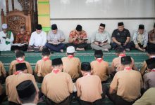 Photo of Tinjau Rehabilitasi SDN 108076 Tanjung Selamat, Bupati Disambut Antusias Siswa