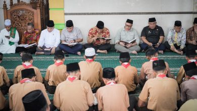 Photo of Tinjau Rehabilitasi SDN 108076 Tanjung Selamat, Bupati Disambut Antusias Siswa