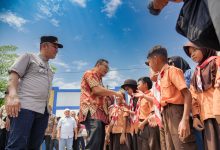 Photo of Tinjau Rehabilitasi SDN 108076 Tanjung Selamat, Bupati Disambut Antusias Siswa