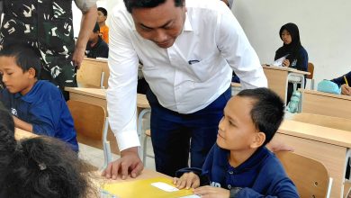 Photo of Lom Lom Suwondo Tinjau Sekolah Rakyat, Tekankan Kualitas Pembelajaran dan Pendidikan Karakter