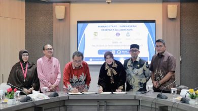 Photo of Rektor UNMUHA dan Walikota Banda Aceh Menandatangani MoU Kemitraan Strategis