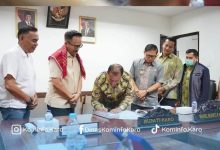 Photo of Dukung Pelayanan Kesehatan, Pemkab Karo Terima Donasi Obat-obatan dari PT Indofarma Tbk