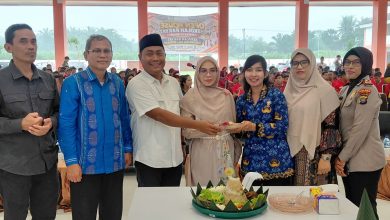 Photo of Lom Lom Suwondo Hadiri Open House Sekolah Rakyat, Ajak Siswa Berani Bermimpi