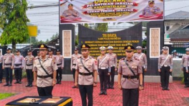 Photo of Kapolres Pasaman AKBP Adirawa Permana Anggawisastra Pimpin Sertijab Kasat Intelkam dan Kapolsek Lubuk Sikaping, Tekankan Profesionalisme dan Pengabdian