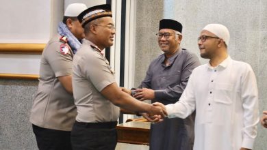 Photo of Wakapolda Aceh Sampaikan Pesan Kamtibmas saat Subuh Keliling di Masjid Oman