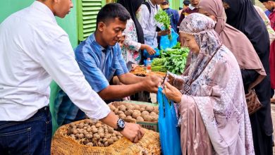 Photo of Subuh On The Road, PKS Lubuk Pakam III Bagikan Sayur Gratis untuk Warga
