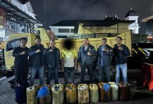 Photo of Diduga Selewengkan Solar Subsidi, Sopir Dump Truck di Aceh Besar Diamankan Polisi, Terancam 6 Tahun Penjara