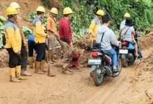 Photo of SDABMBK Deli Serdang Tangani Longsor di Biru-biru dan Namorambe, Akses Jalan Kembali Dibuka